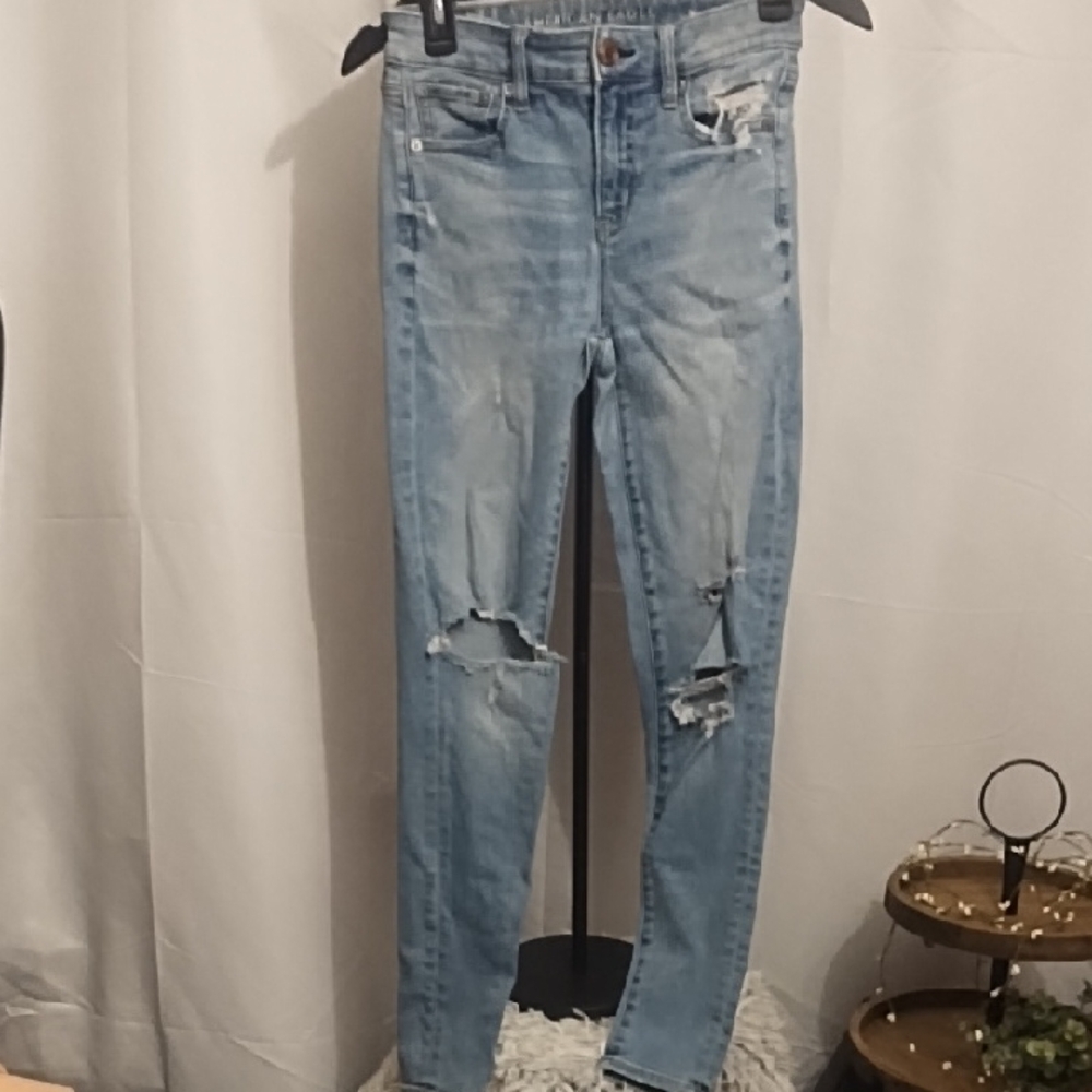 American Eagle Outfitters Light Blue Distressed Skinny Jeans